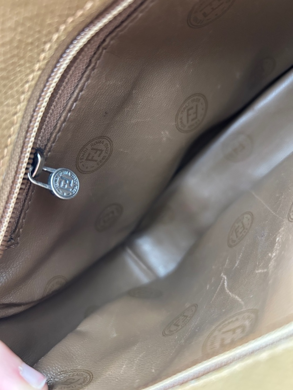 Fendi vintage monogram crossbody - Picture 7 of 15